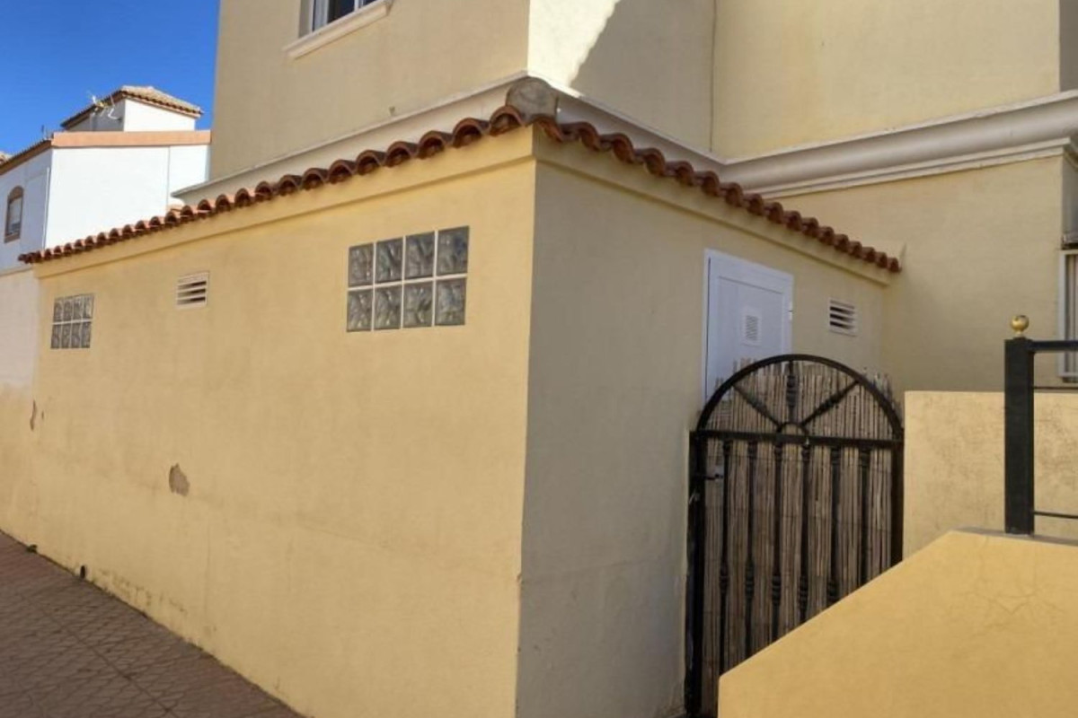 Sale of ground in New Torrevieja - Aguas Nuevas, Torrevieja
 photo 3