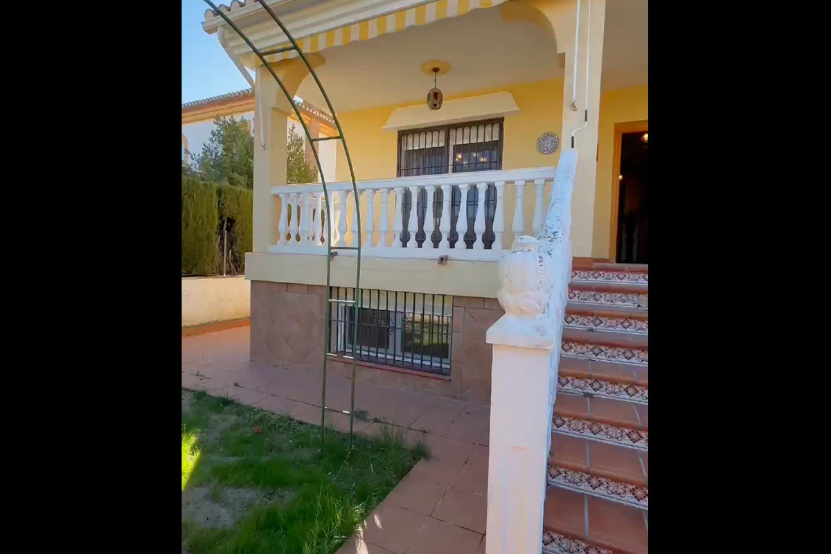 Casa o chalet independiente en venta en avenida del carmen, 22, Cullar-Vega
photo 2