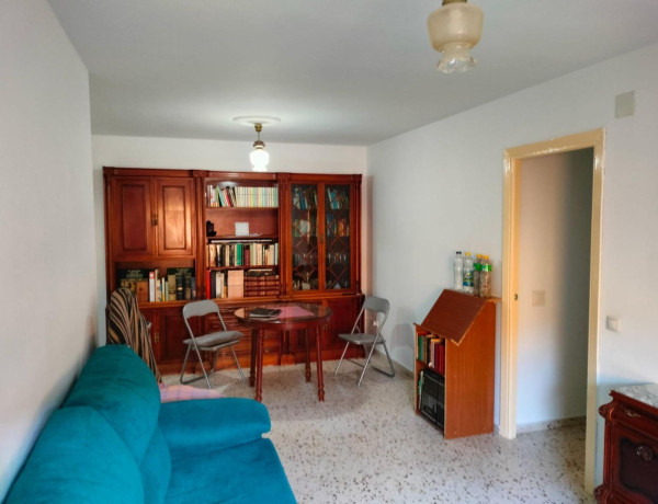 Bajo en venta en , Camas photo 1