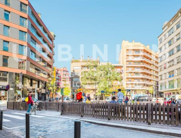 Local en venta en Eixample photo 1