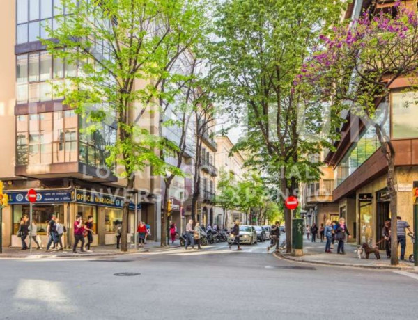 Local en venta en Eixample photo 4