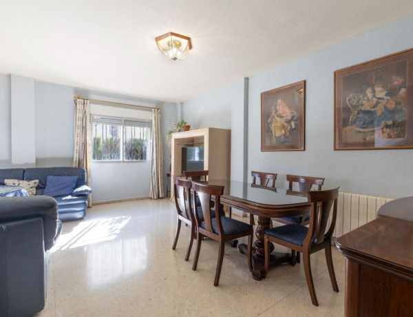 Chalet adosado en venta en  Calle Góngora , La Zubia photo 2