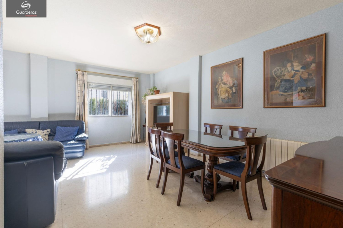 Venta de chalet adosado en La Zubia , La Zubia photo 2