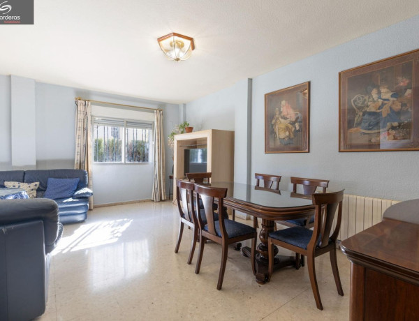 Chalet adosado en venta en  La Zubia , La Zubia photo 2