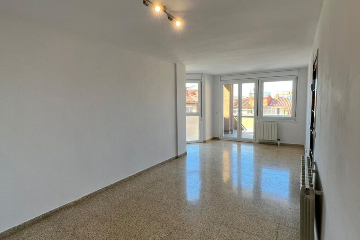Venta de piso en RAIMON D ABADAL, Vic
 photo 2