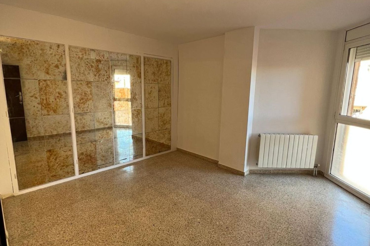 Venta de piso en RAIMON D ABADAL, Vic
 photo 3