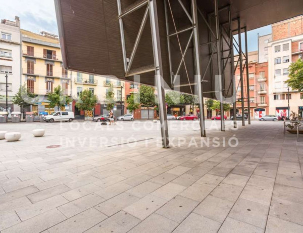 Local en venta en Barri Vell photo 3