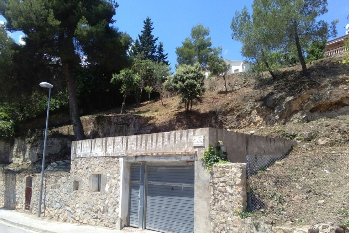 Działka na sprzedaż w Corbera de Llobregat, Barcelona photo 4