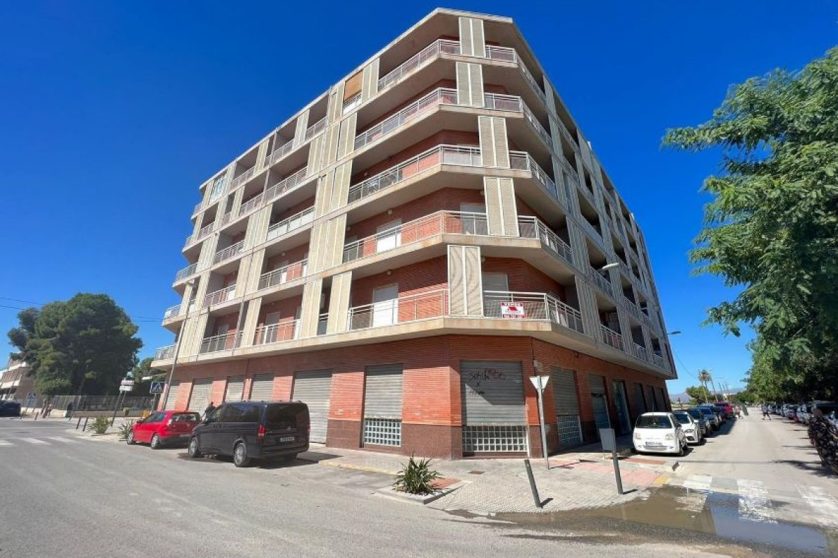 Propiedades en venta y alquiler en España photo 1