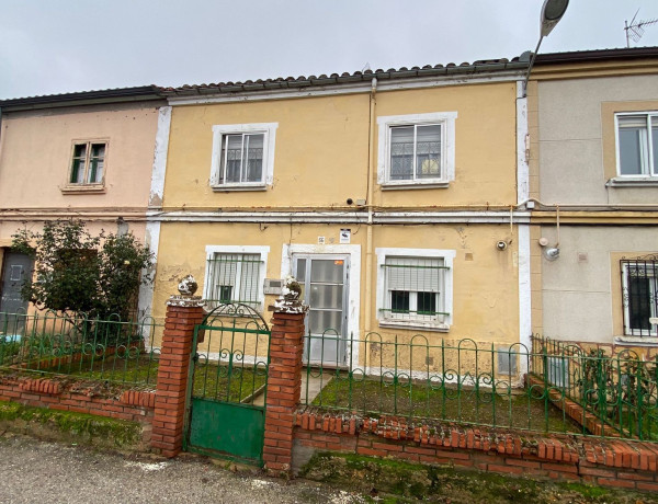 Semi-detached house for sale in Calle Ángel García Bedoya , Burgos thumbnail 1