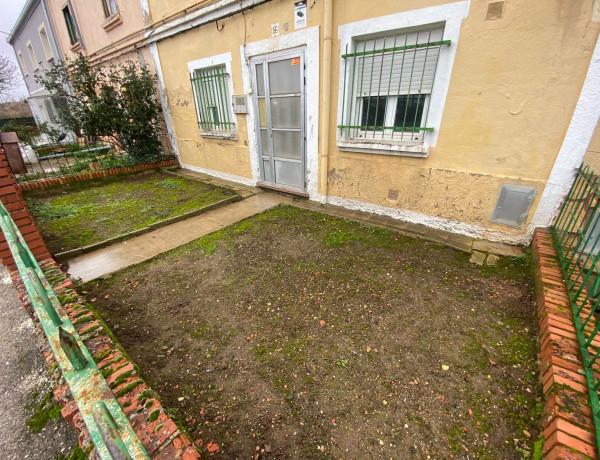 Semi-detached house for sale in Calle Ángel García Bedoya , Burgos thumbnail 2