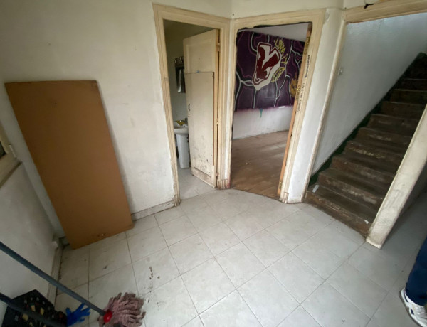 Semi-detached house for sale in  Calle Ángel García Bedoya , Burgos photo 4