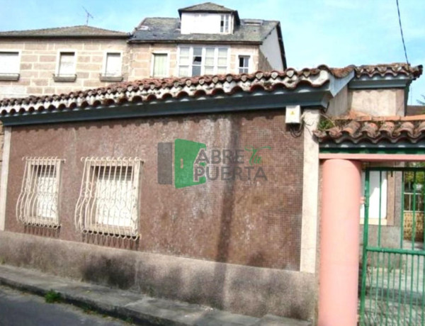 Chalet independiente en venta en Avenida de Santiago, Ourense thumbnail 1
