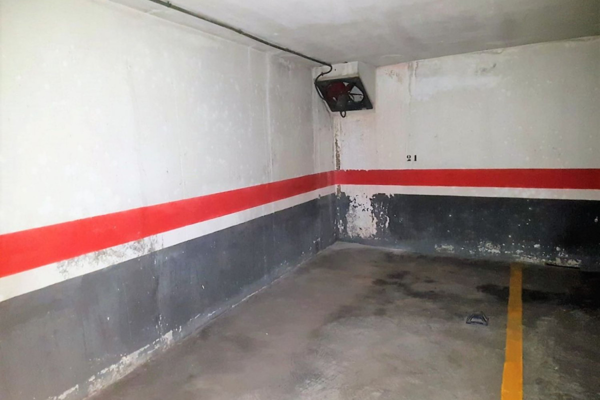 Sprzedaż garażu w Kraj Walencji , Mislata photo 3