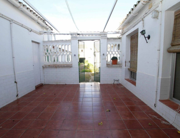 Коттедж на продажу в , Puebla de la Calzada photo 1