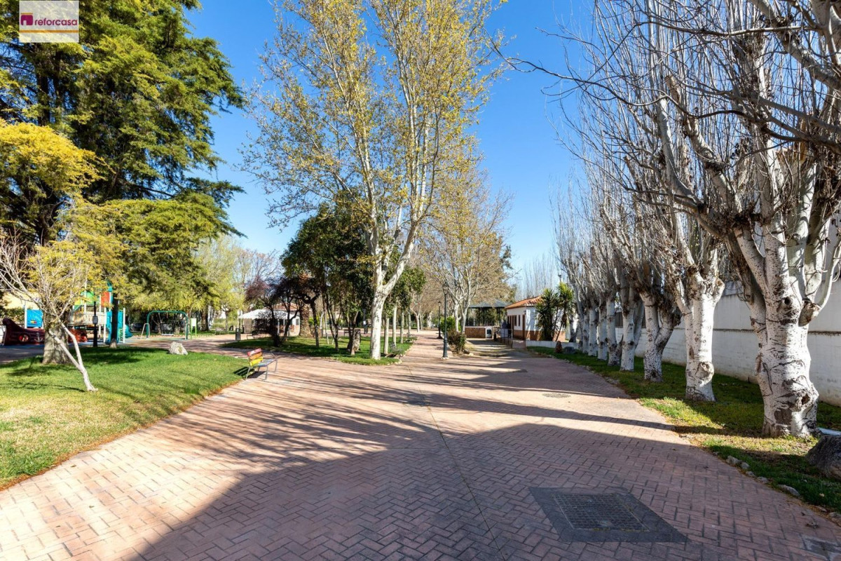 Venta de chalet adosado en , Otura photo 3