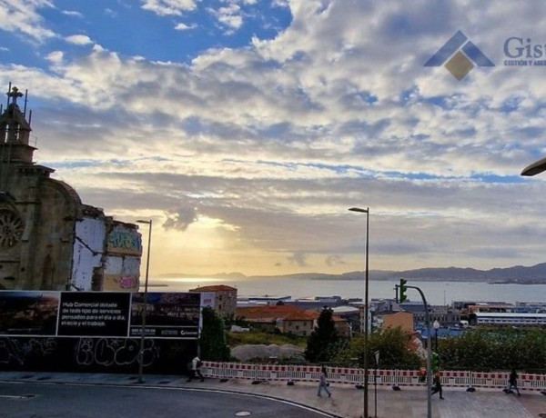 Apartment for sale in Paseo de Alfonso XII, 35, Vigo thumbnail 2