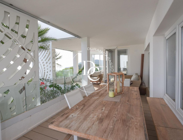 Detached villa for sale in  Calle Viena, Santa Eulalia del Río photo 4