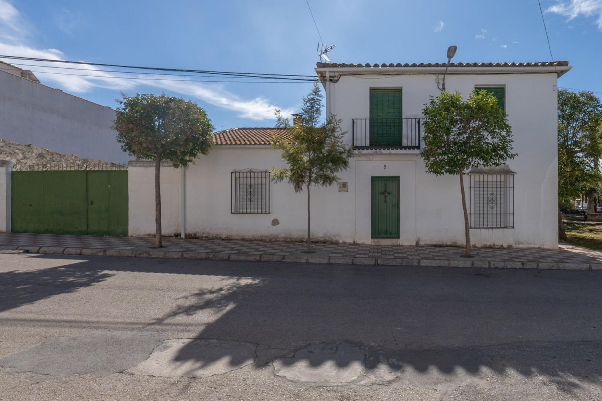 Casa o chalet independiente en venta en calle Azucena, 2 -6, Albolote
photo 1