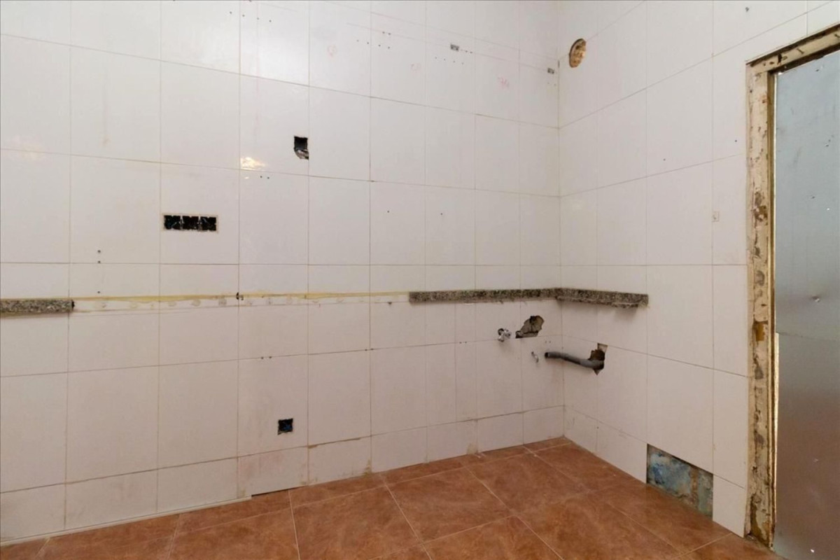 Venta de bajo en Santa Eulàlia, Hospitalet de Llobregat
photo 2