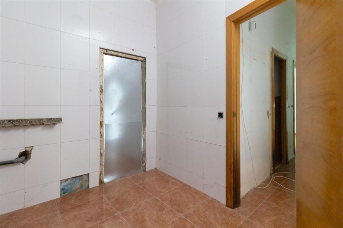 Venta de bajo en Santa Eulàlia, Hospitalet de Llobregat
photo 4