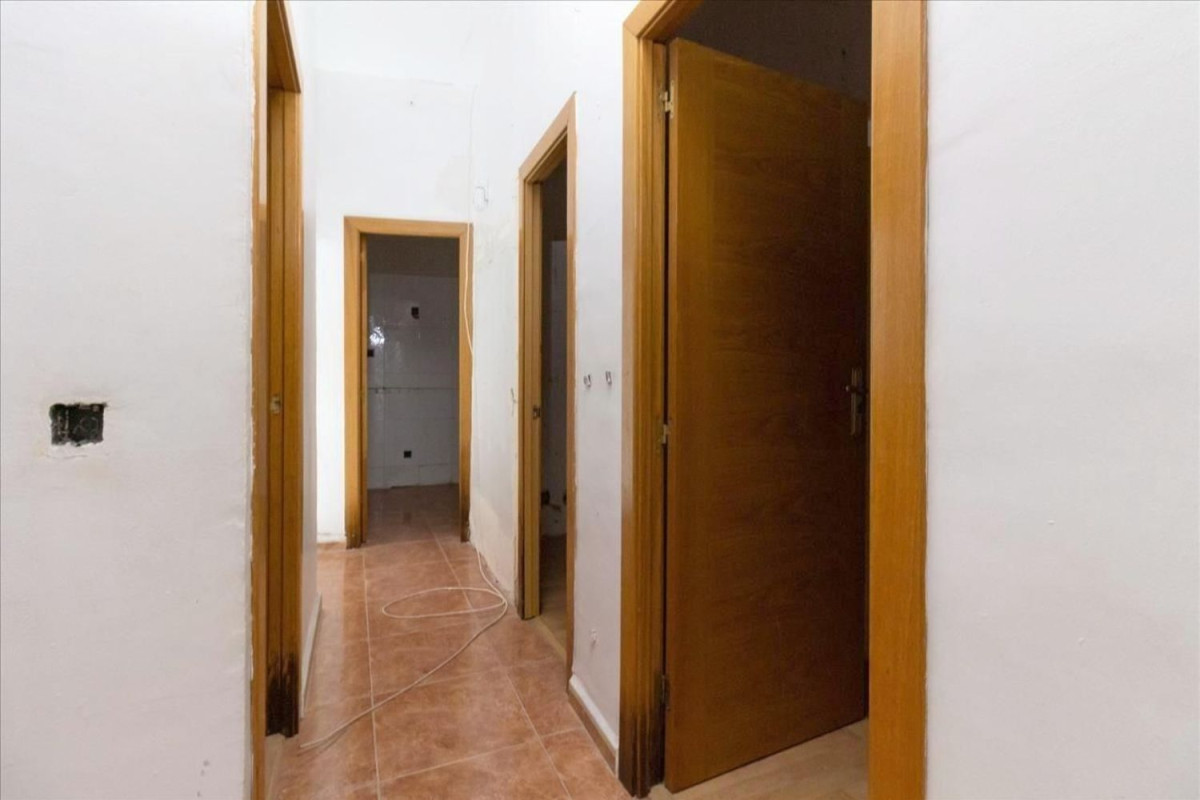 Venta de bajo en Santa Eulàlia, Hospitalet de Llobregat
photo 5