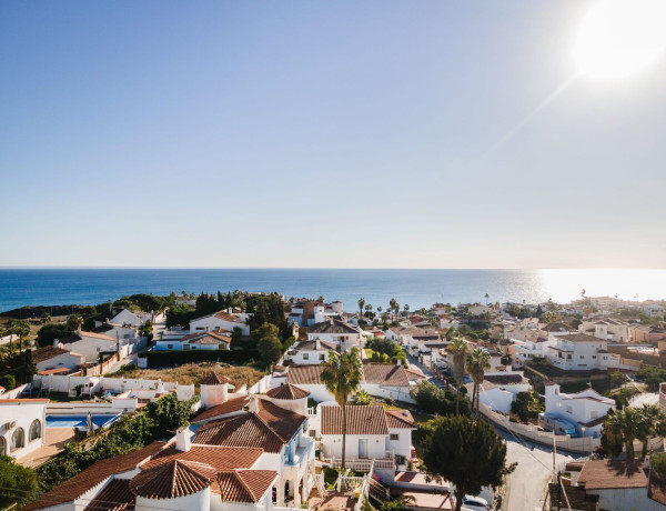 Chalet independiente en venta en Calaburra - Chaparral , Mijas photo 1