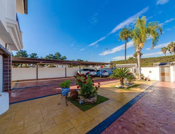 Chalet independiente en venta en Calle del Bonsái, San Javier thumbnail 2