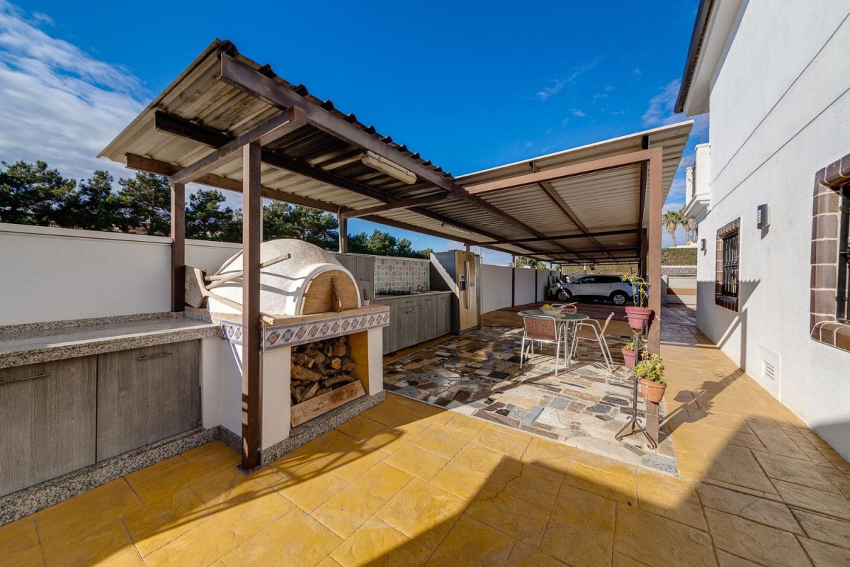Sale of independent chalet in Calle del Bonsái, San Javier
photo 5
