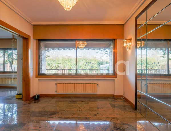 Chalet adosado en venta en  Calle Isla de Alborán , Pozuelo de Alarcón photo 3