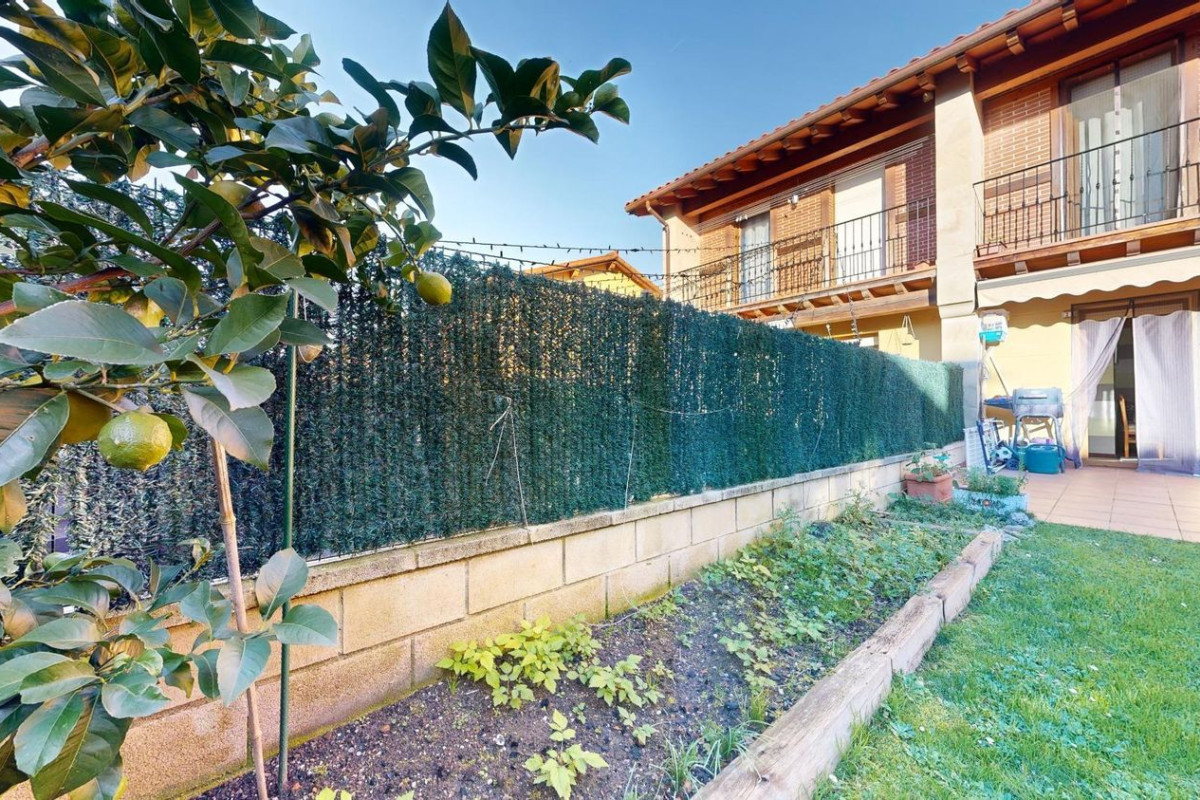 Venta de chalet adosado en , Santa Maria de Cayon photo 3