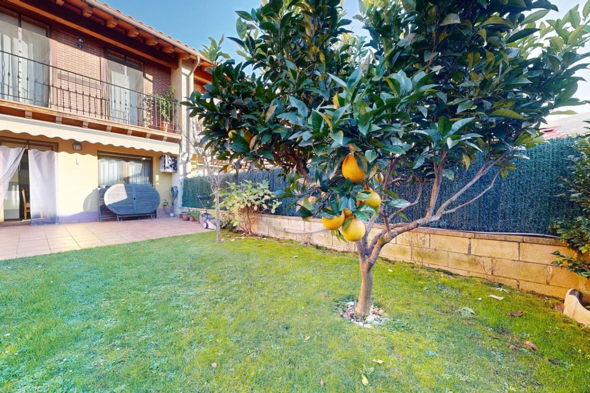 Venta de chalet adosado en , Santa Maria de Cayon photo 4