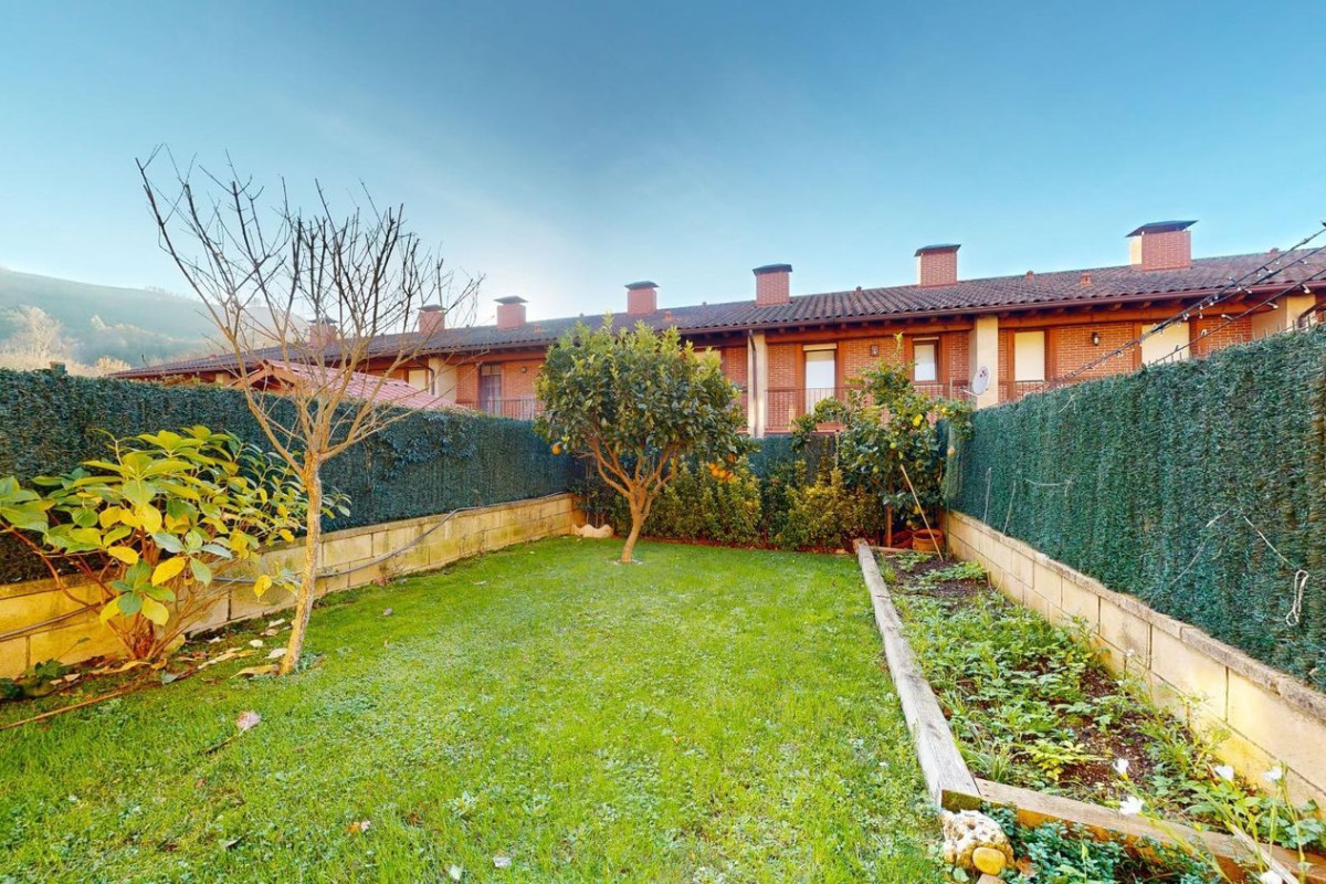 Venta de chalet adosado en , Santa Maria de Cayon photo 5