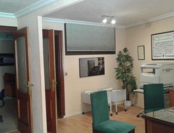 Piso en venta en Emilio Castellar, Algeciras thumbnail 1