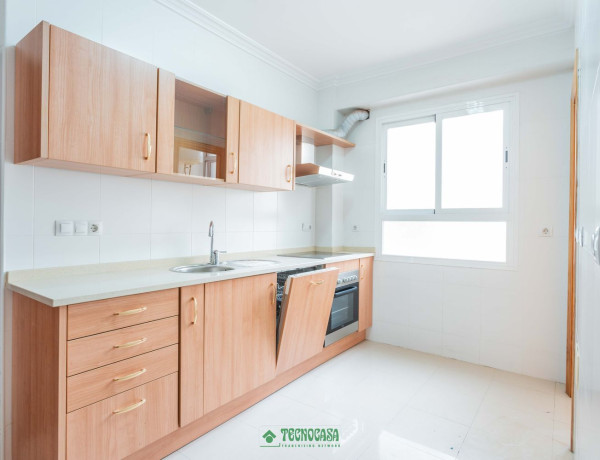Piso en venta en Calle Rueda López, 19, Almería thumbnail 2