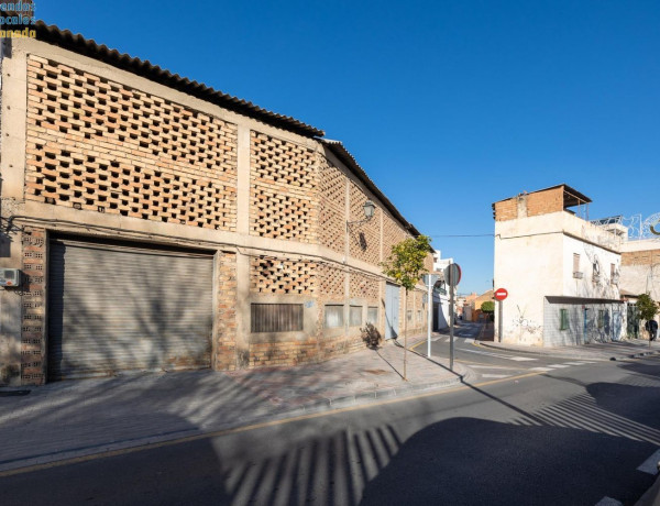 Terreno en venta en avenida Ogíjares photo 1