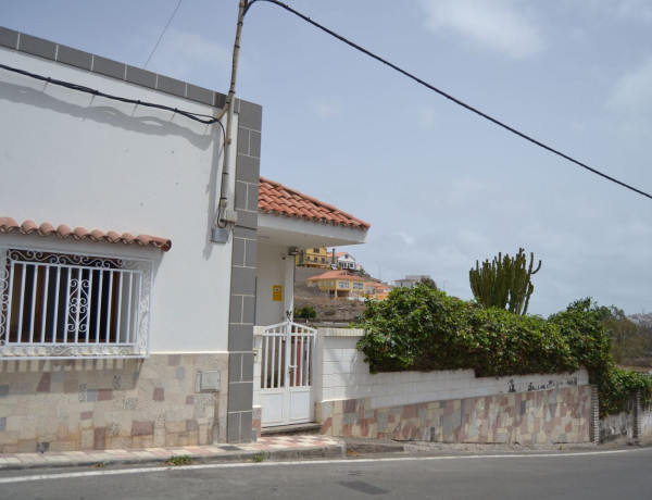 Chalet independiente en venta en  Hornos del Rey, Telde photo 3