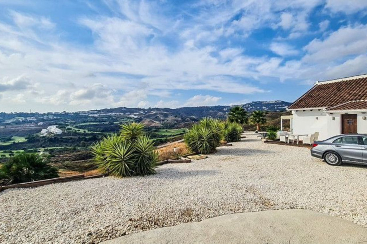 Sale of independent chalet in La Cala Golf s/n, Mijas
photo 3