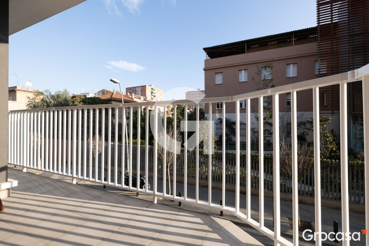 Sale of apartment in La Gavarra, Cornellà de Llobregat
 photo 2