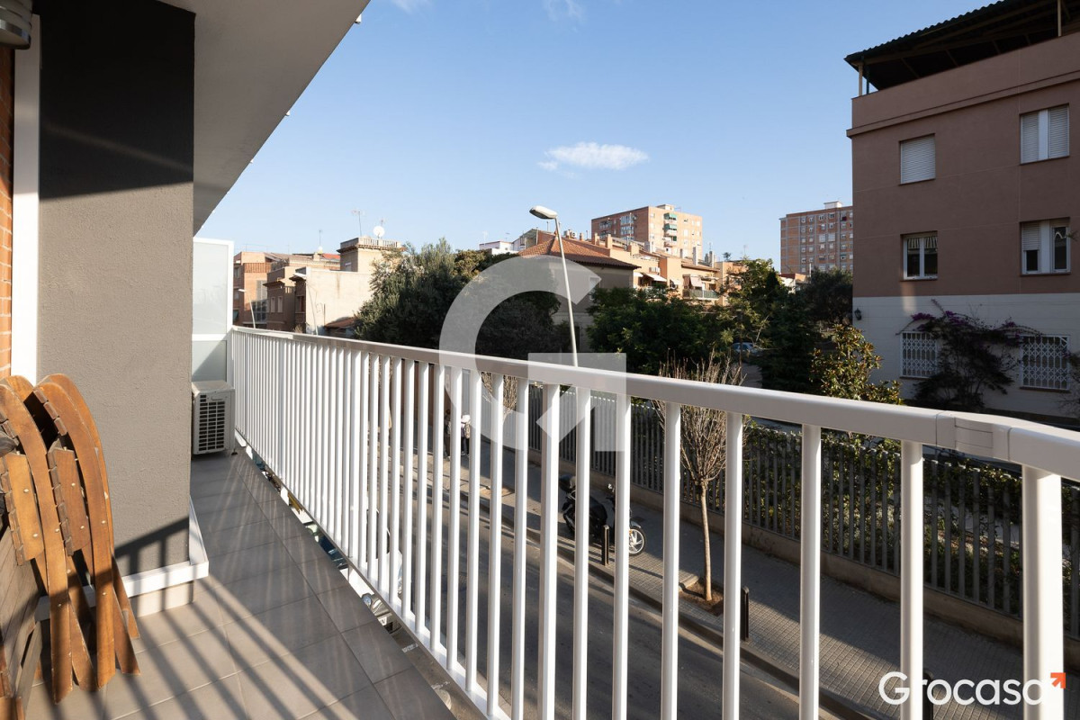 Sale of apartment in La Gavarra, Cornellà de Llobregat
 photo 3