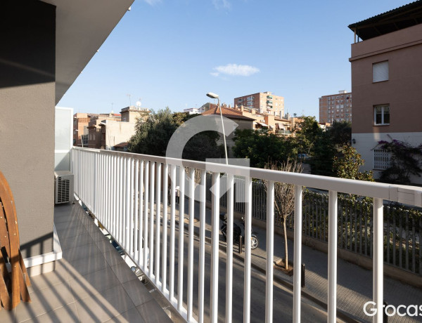 Piso en venta en La Gavarra , Cornellà de Llobregat thumbnail 2