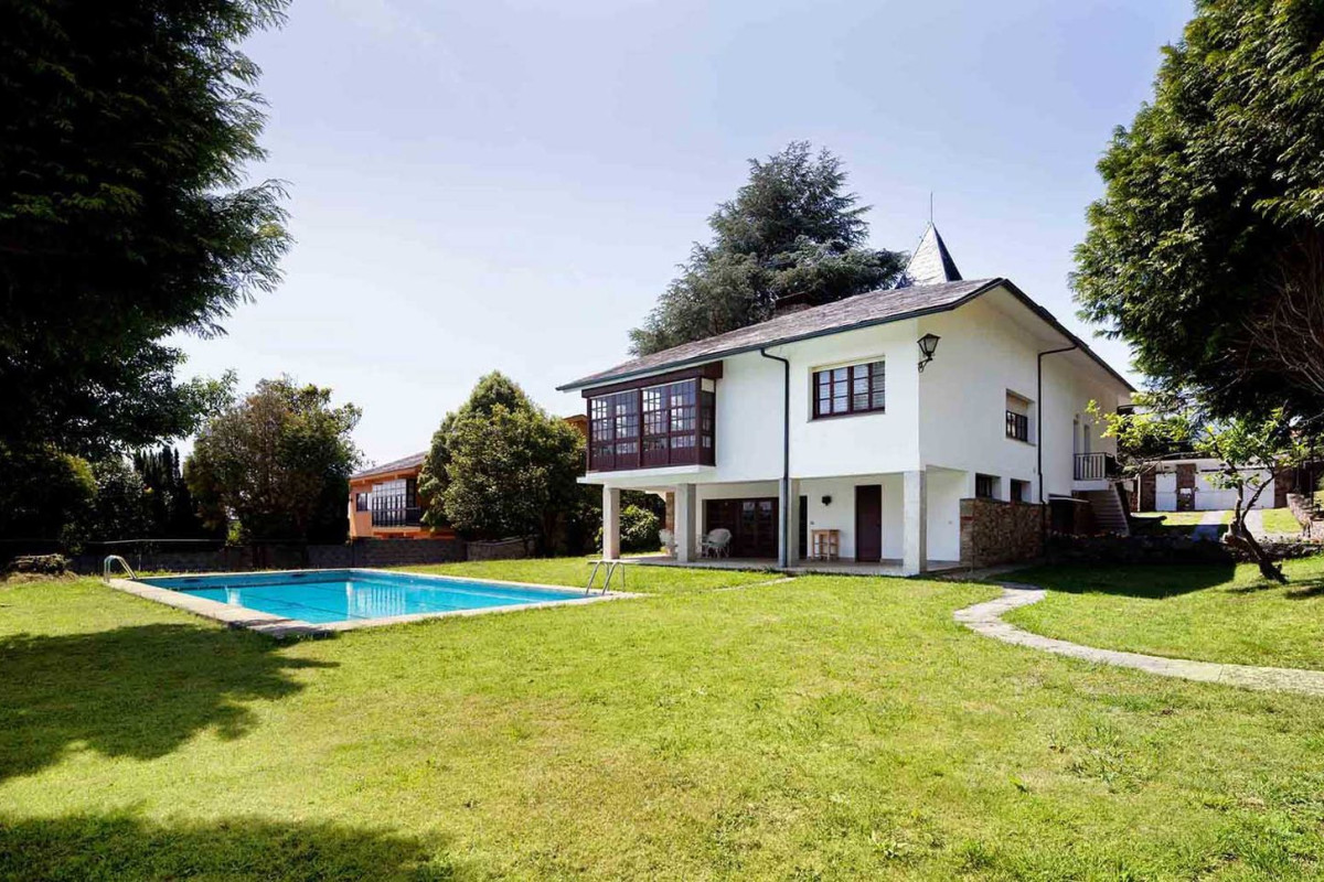 Venta de chalet independiente en Oleiros, Oleiros
photo 3
