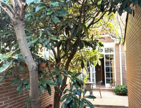 Chalet adosado en venta en Fuentebella-San Felix-El Leguario , Parla thumbnail 1