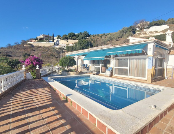 Casa o chalet independiente en venta en Competa photo 1
