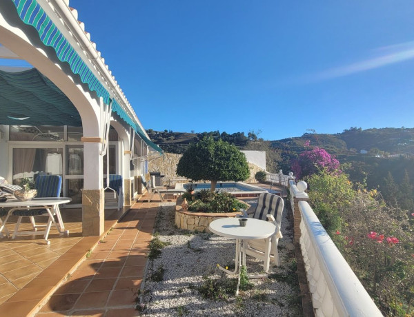 Casa o chalet independiente en venta en Competa thumbnail 1