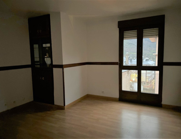 Piso en venta en , Villablino photo 3