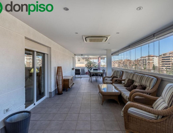 Duplex en venta en Calle Gloria Mas, Granada thumbnail 1