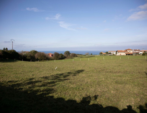 Terreno en venta en Novellana photo 1