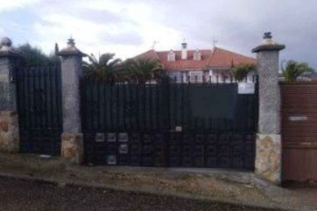 Venta de chalet adosado en , Cedillo del Condado photo 4