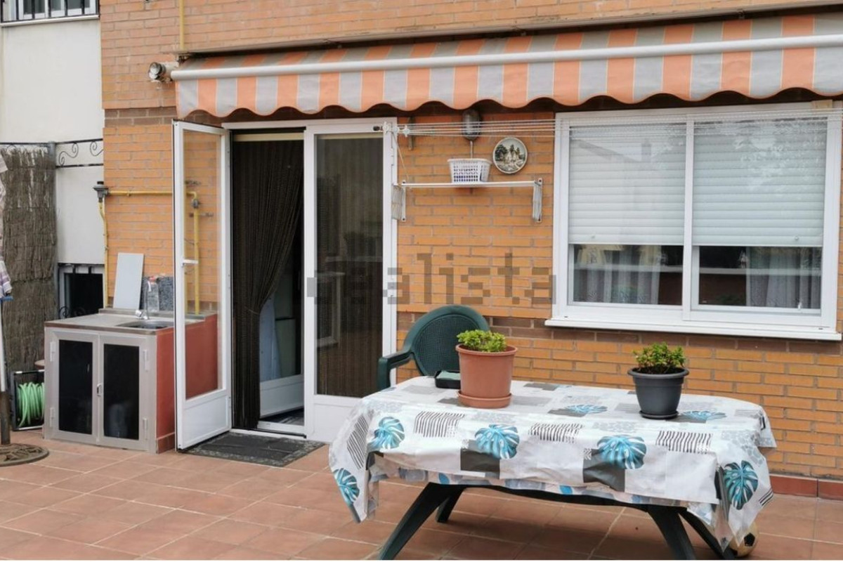 Продажа квартиры на Calle Banasteros, Логроньо
photo 3